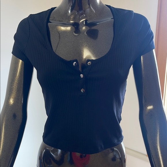 Victoria's Secret Black Fitted Crop ribbed Short Sleeve - Picture 1 of 6